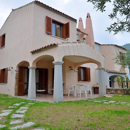 Villa I Ginepri Будони Экстерьер фото