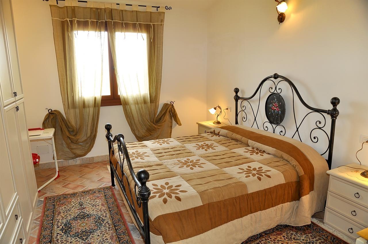 Villa I Ginepri Будони Экстерьер фото