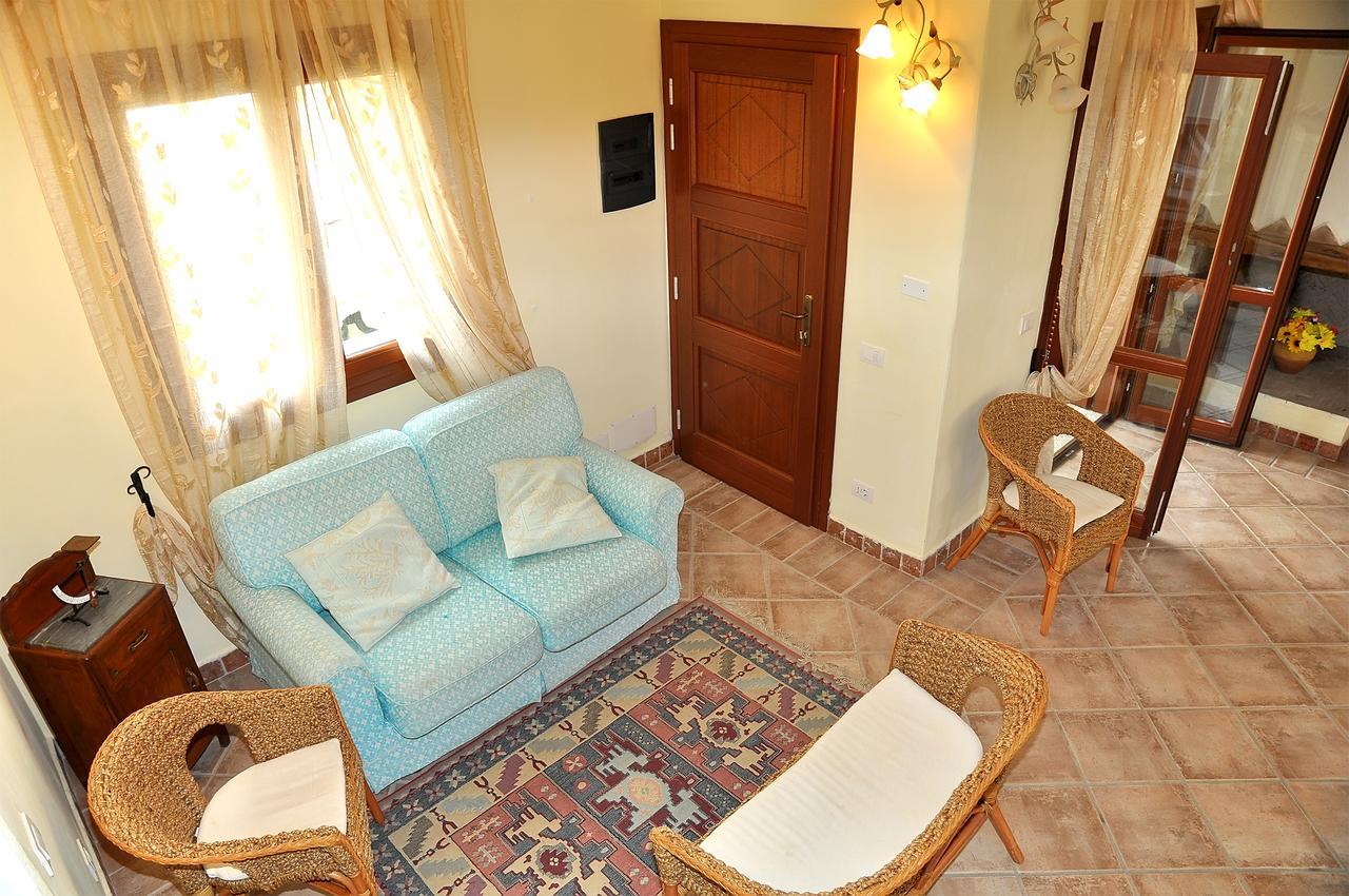 Villa I Ginepri Будони Экстерьер фото